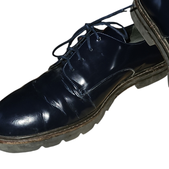 Stuart Weitzman Metro Lace Up Oxford Shoes - Picture 9 of 12